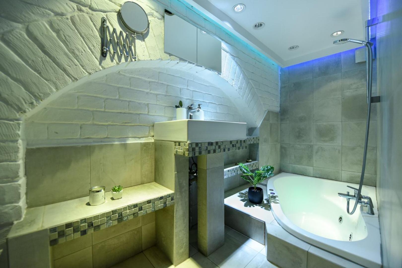בוקרשט Central Comfort - Duplex-Style Studios On Regina Elisabeta מראה חיצוני תמונה